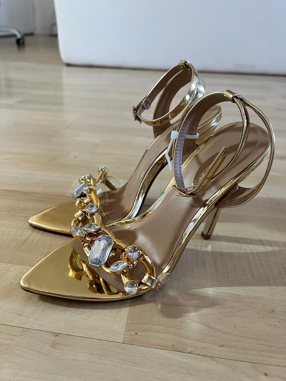 ShoeDazzle Willow Gold Rhinestone Chain Stiletto Heels Women Size 8